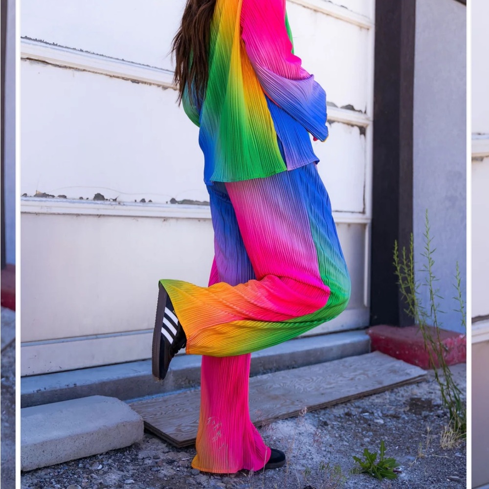 Long Sleeve Plissé Set in Prismatic Rainbow